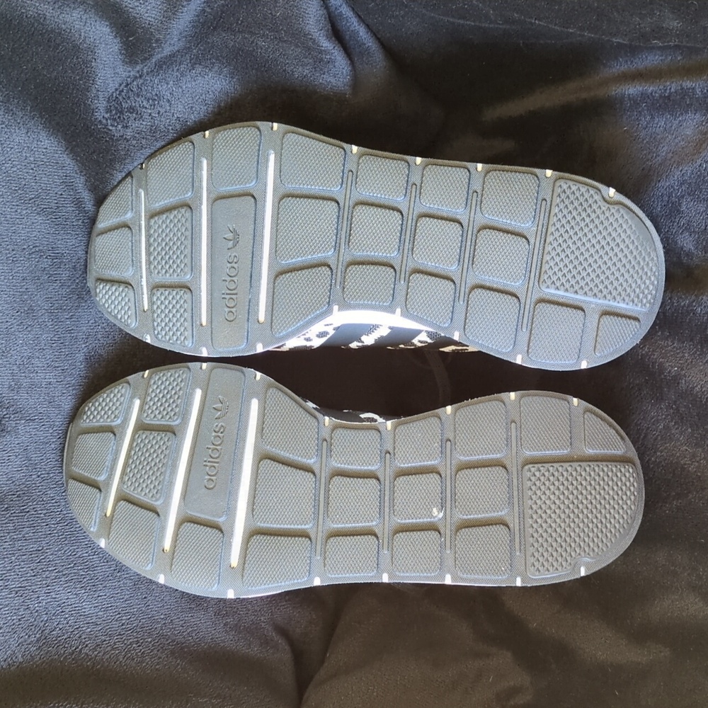 Adidas Swift Run 1.0 Women's Sz 8.5 - Picture 6 of 6